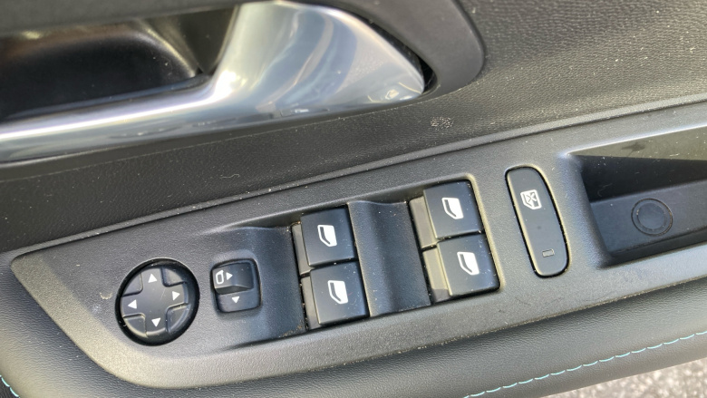 Peugeot 208 1.2 PureTech 100 Allure Premium 5dr Petrol Hatchback